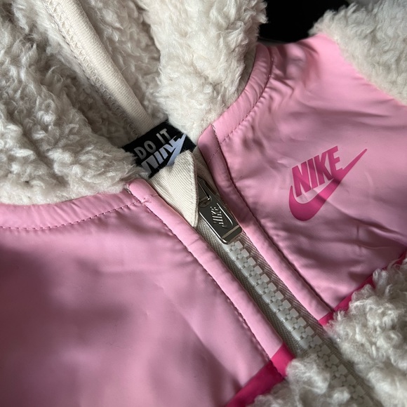 Nike Baby Hooded Onesie - Picture 3 of 4